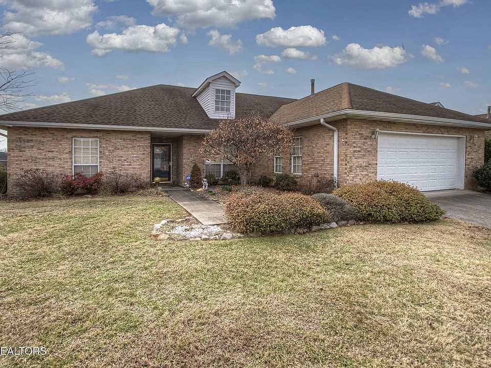 1st image of 214 Royal Oaks Dr