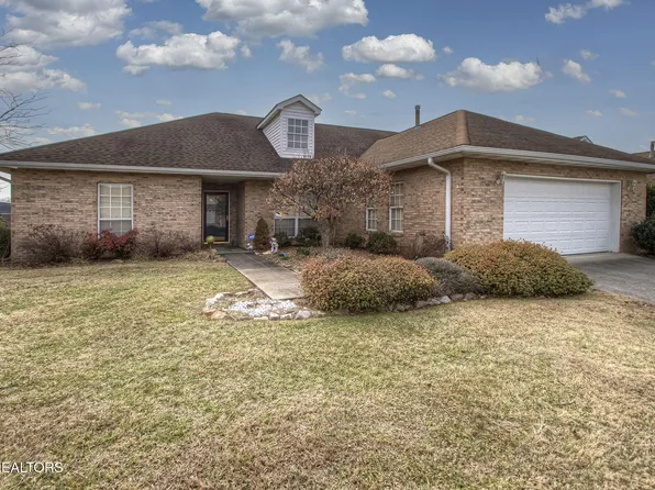 214 Royal Oaks Dr, Maryville, TN 37801