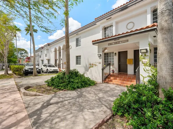 21 Madeira Ave APT 12, Coral Gables, FL 33134