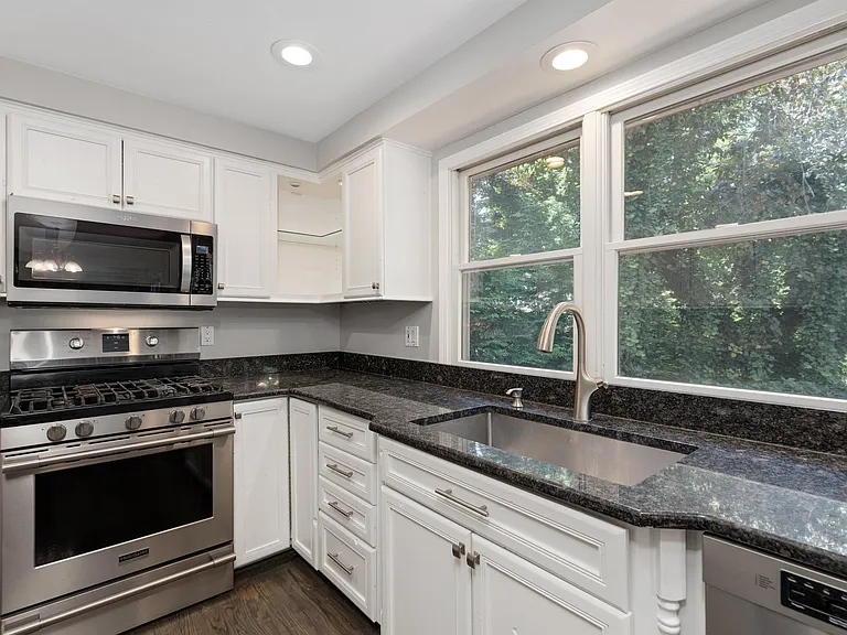 9025 Muirland Dr — Photo 31