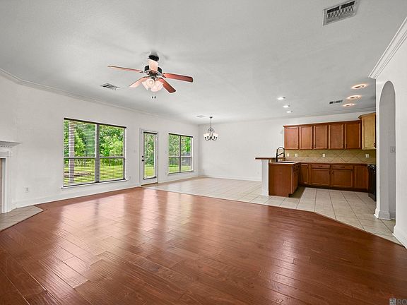 5th image of 13638 Cantebury Ave