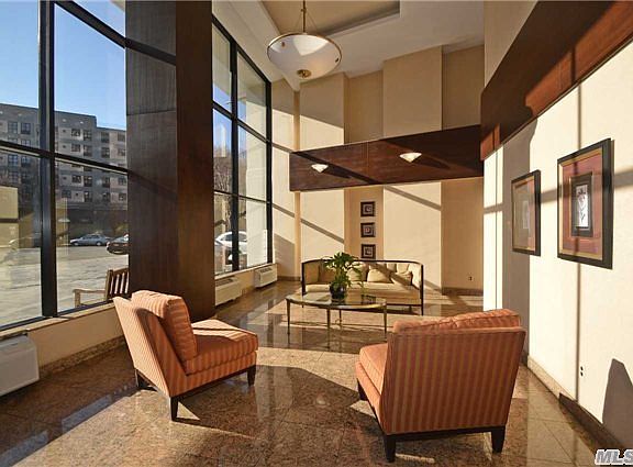 4th image of 2540 Shore Blvd APT 10