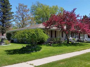 801 Rhodes St, Pinconning, MI 48650