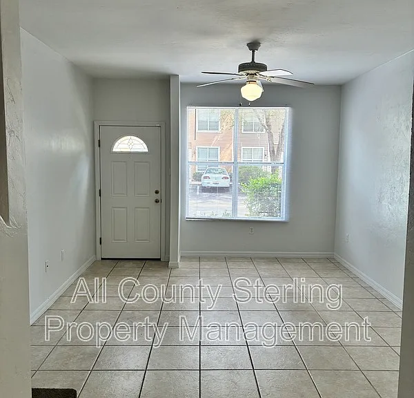 4415 SW 34th St #304 — Photo 4