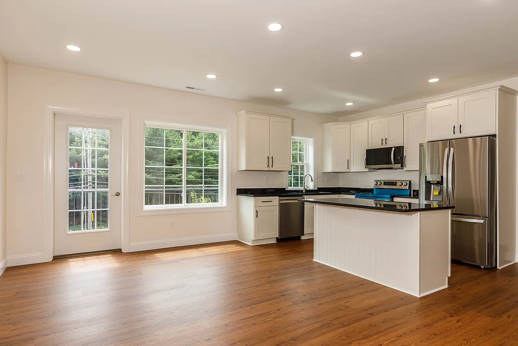 2 bed, 892 sqft, $2,495 — Photo 1