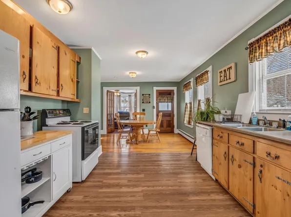 18 Preble Street, Bingham, ME 04920