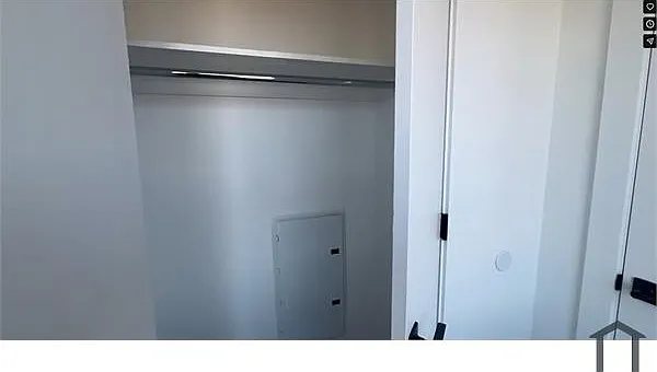 3 bed, 1000 sqft, $3,373 — Photo 3
