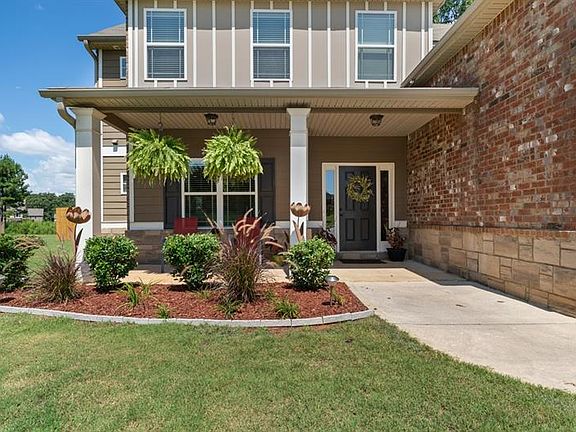 3rd image of 534 Liverpool Dr
