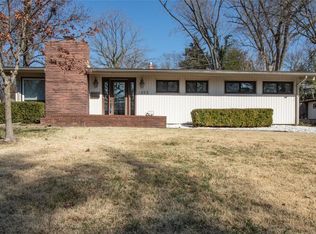 1622 Ridgewood Dr, Saint Louis, MO 63126