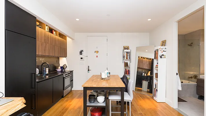 Rented by Nooklyn NYC LLC | media 79