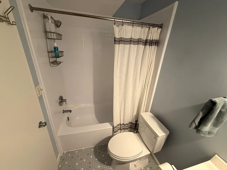 1439 Swann St NW #A — Photo 9