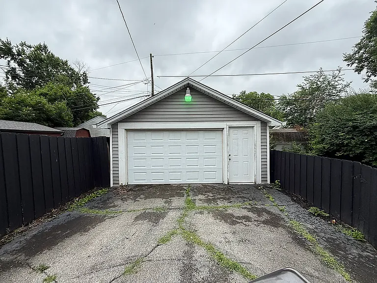 4907 Young Ave — Photo 2