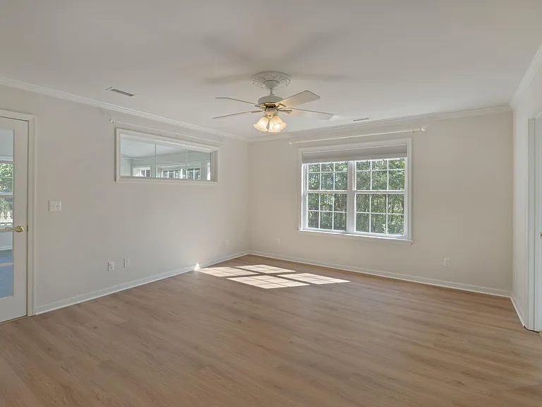 1081 Wintergreen Ln — Photo 28