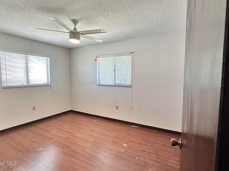 931 Commerce Rd SE — Photo 13