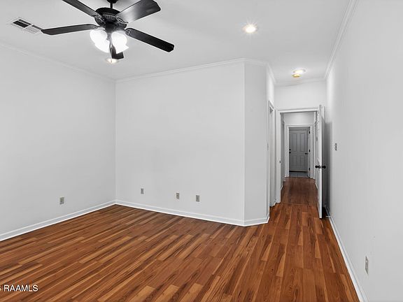 5th image of 109 Chevalier Blvd