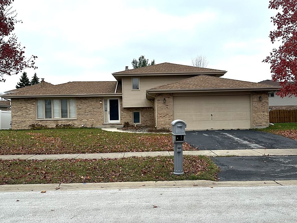 1st image of 16135 Bormet Dr