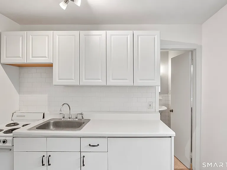 36 Woodbury Ave #2A — Photo 8