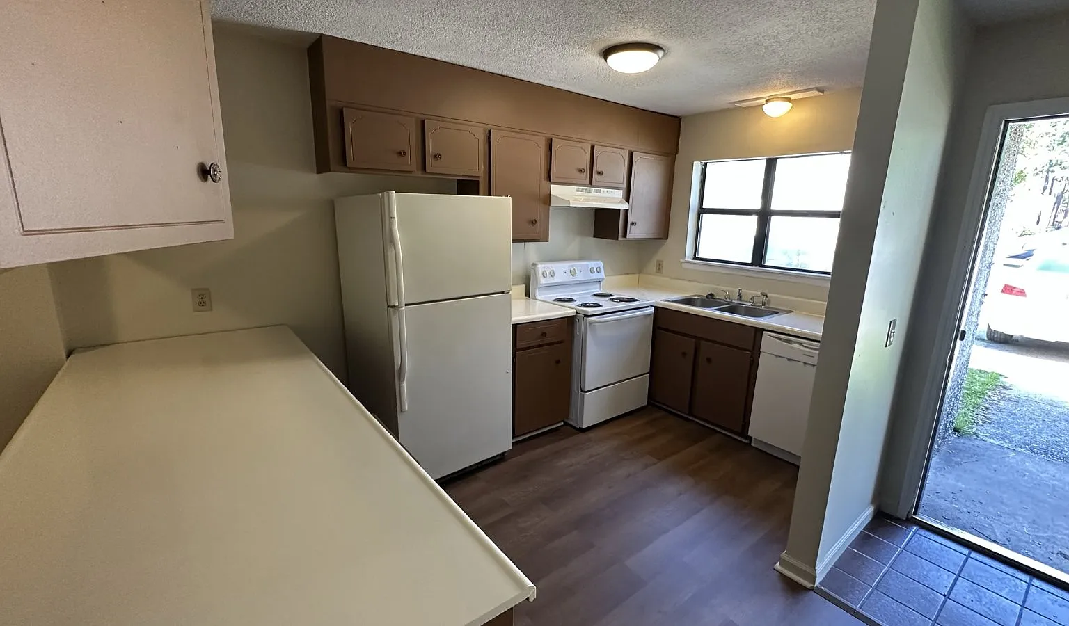 3 bed, 2.0 bath, 1320 sqft, $1,150 — Photo 4