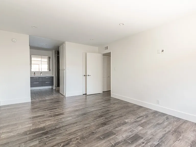 5438 McCulloch Ave #C — Photo 8
