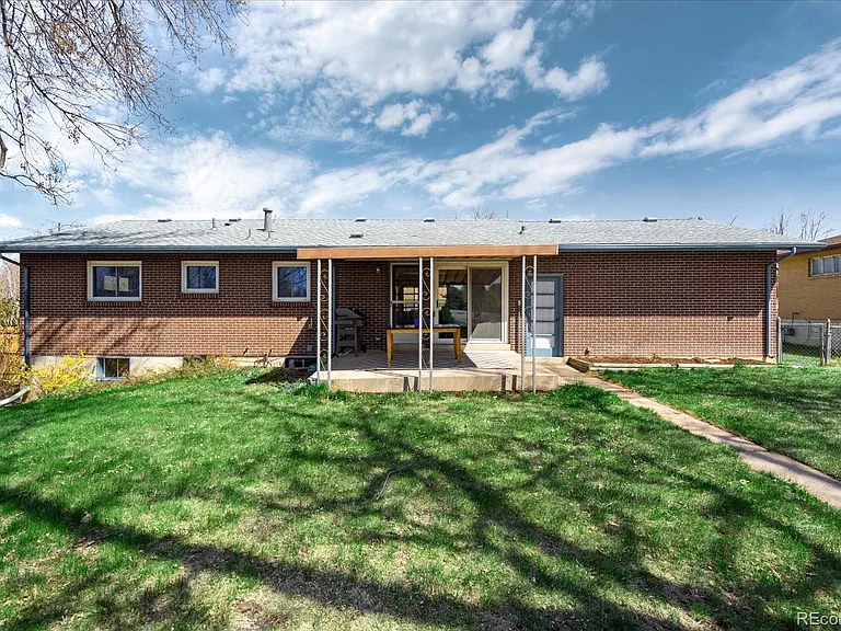 7896 E Jefferson Pl — Photo 16