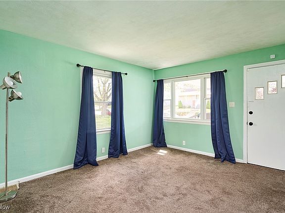 3rd image of 61 Palmetto Ave