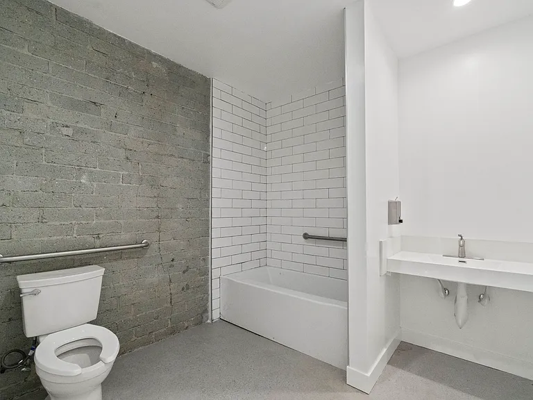 1901 S Pacific Ave #7 — Photo 4