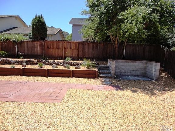5th image of 112 Vista View Pl