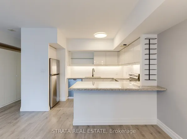 25 The Esplanade #1701, Toronto, ON M5E 1W5
