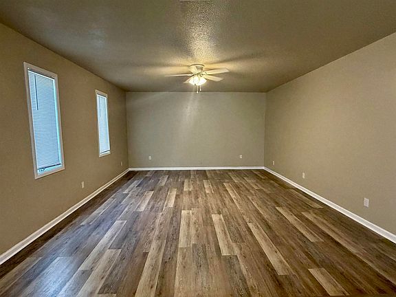 4th image of 1814 E Cypress Ave