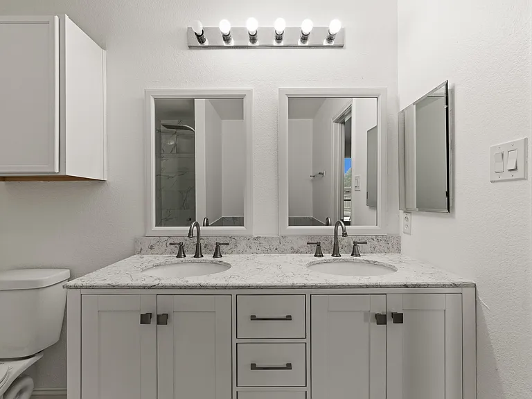 709 Chelsea Dr — Photo 12