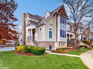 1901 Lynn Cir, Libertyville, IL 60048