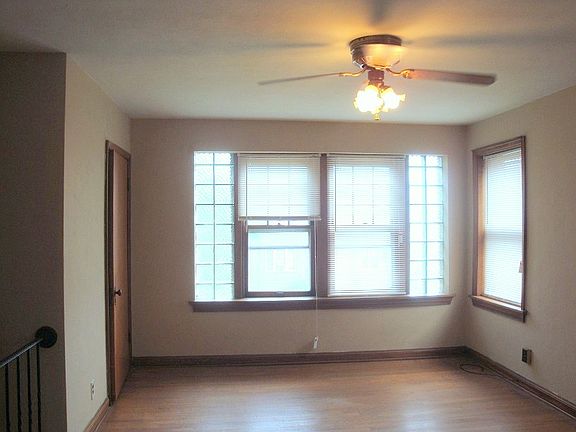 2nd image of 4934 Winona Ave