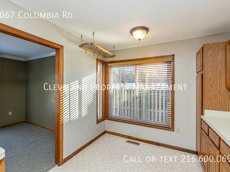 2067 Columbia Rd — Photo 10