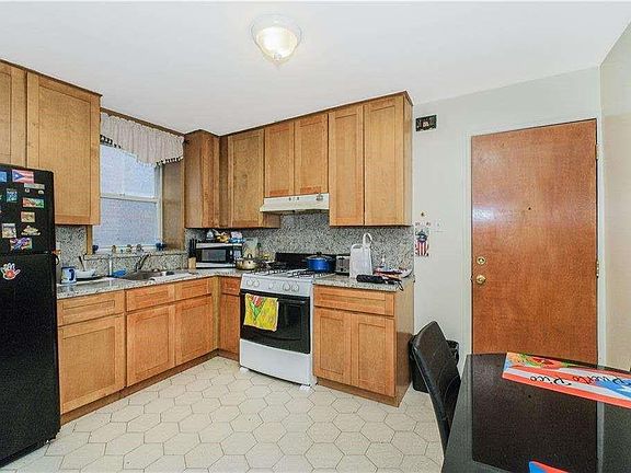 3rd image of 7414 18th Ave