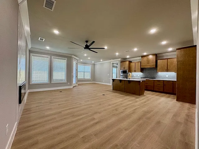 1700 Jensen Ave — Photo 6