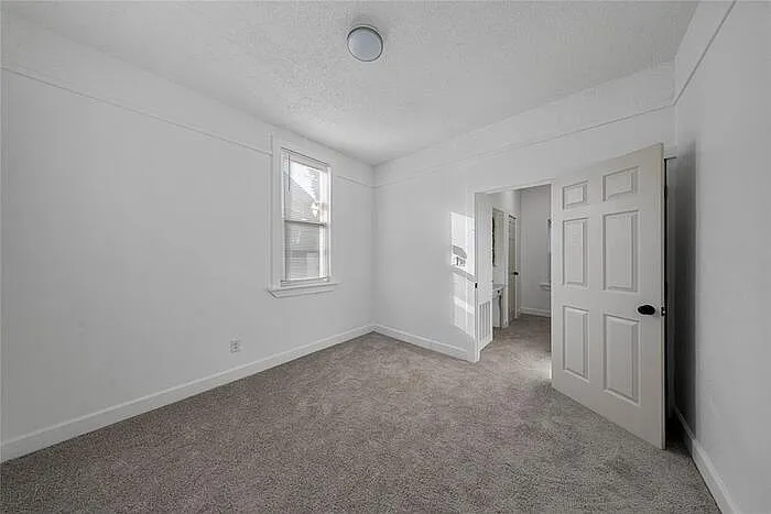2421 NW 18th St — Photo 17