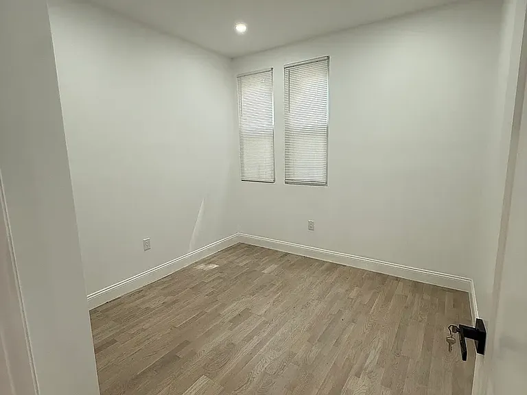 90 Aberdeen St #1 — Photo 6
