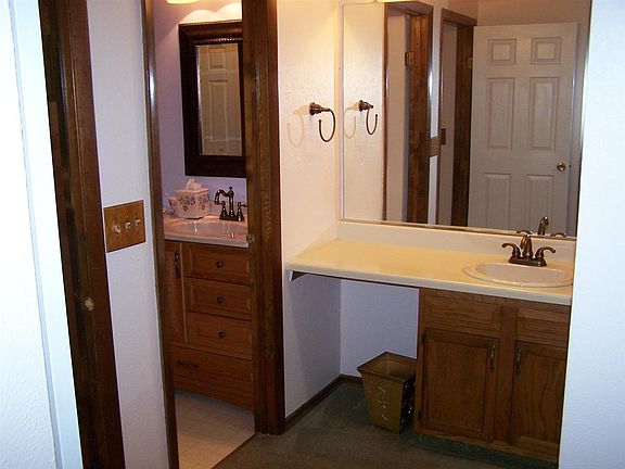 3rd image of 132 Monmouth Way