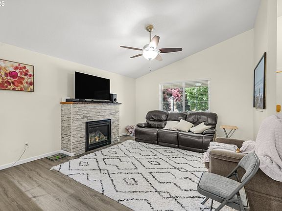5th image of 13417 NE 51st St