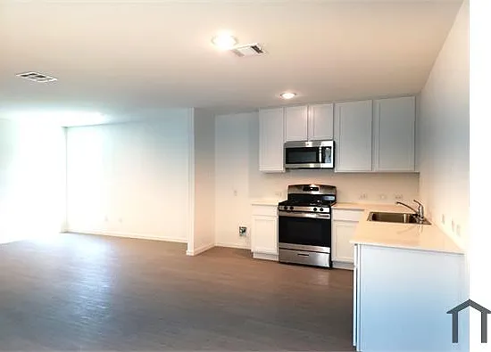 3 bed, 1386 sqft, $1,650 — Photo 4
