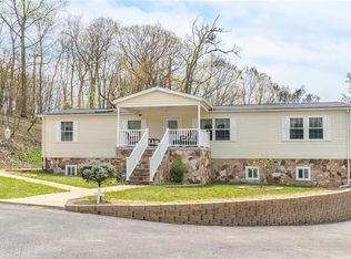 2100 Forest Grove Rd, Coraopolis, PA 15108