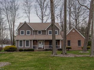 2218 Crestmont Dr, Girard, OH 44420