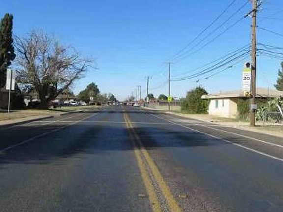 Exterior Neighborhood (street photo)
