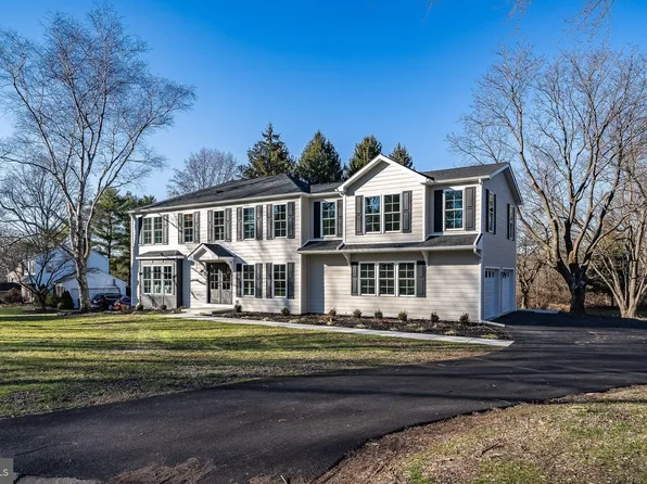 5 Millcreek Ln, Malvern, PA 19355