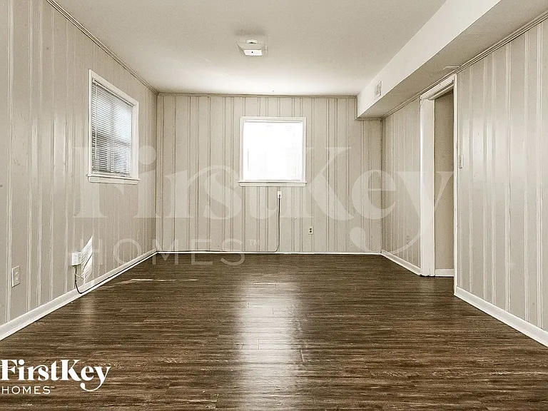 2216 Clanton Ter — Photo 4