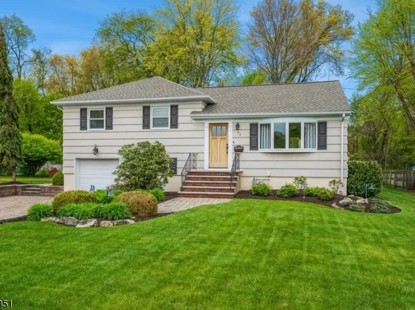 73 Barnida Dr, East Hanover Twp., NJ 07936