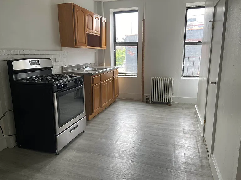 446 3rd Ave #3L — Photo 7