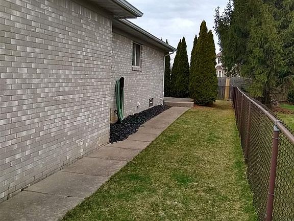 2nd image of 28701 Wales Dr