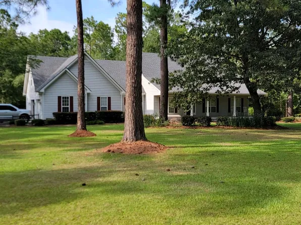 1573 Pineland Ests, Nashville, GA 31639