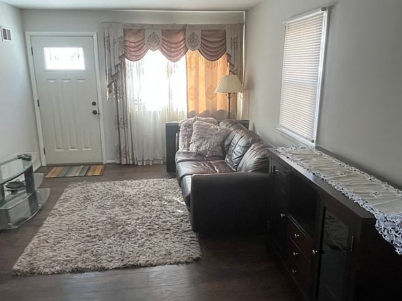3rd image of 1751 Anderson Rd #A